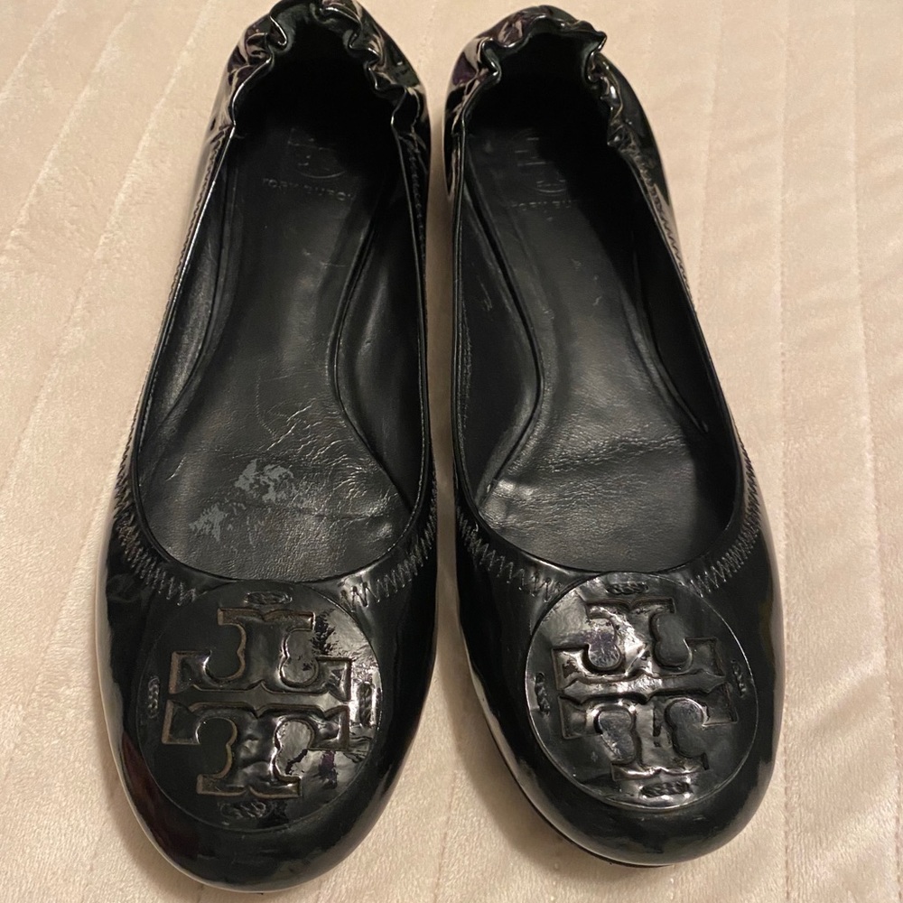 Black patent leather Reva shoes